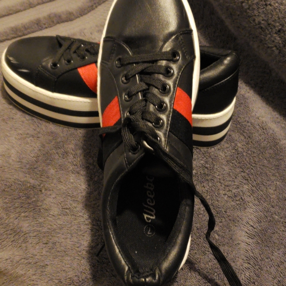 Shoes - Picture 4 of 4